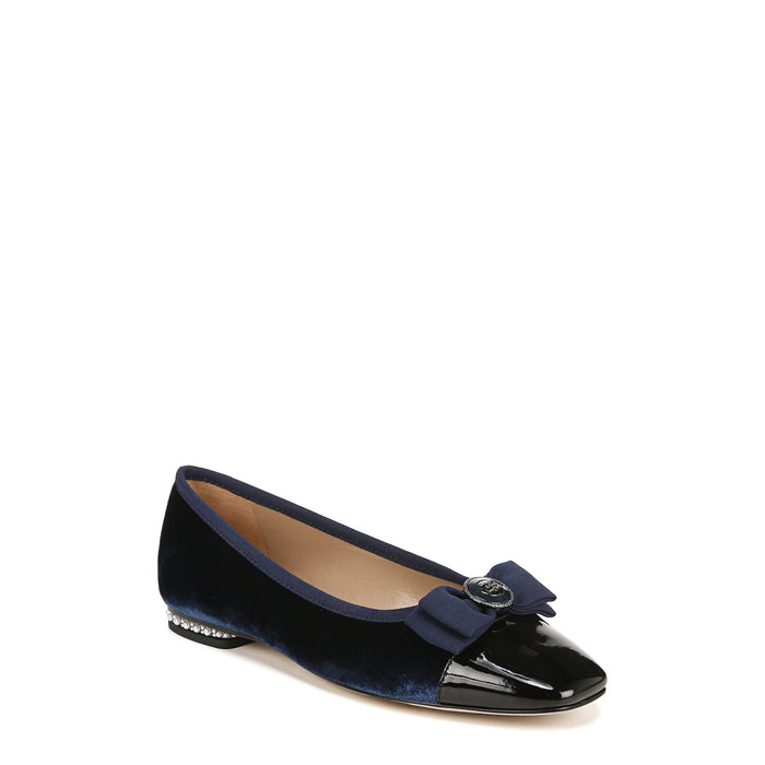 MAREN FLAT