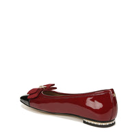 MAREN FLAT