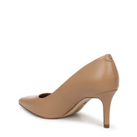 Vienna Pointed Toe Pump
